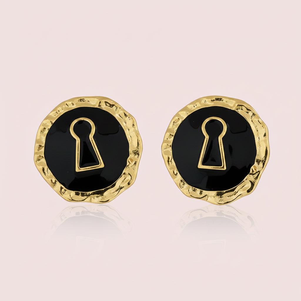 Keylock Enamel Round Earrings