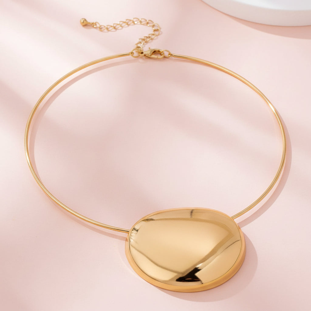 Round Shape Pendant Choker Necklace