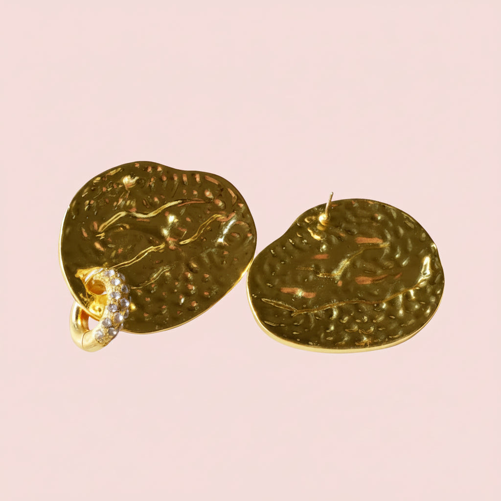 Enamel Lips Pierce Earrings