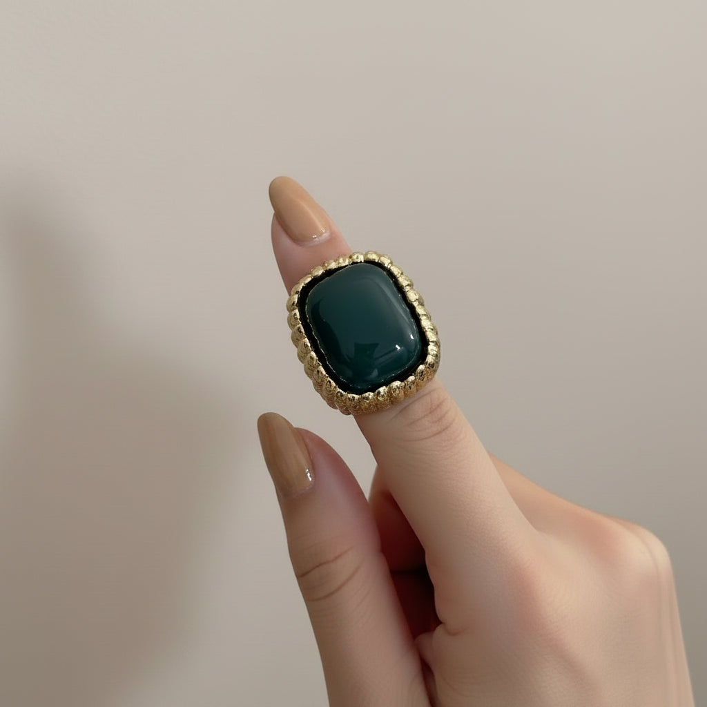 Statement striped texture stone ring