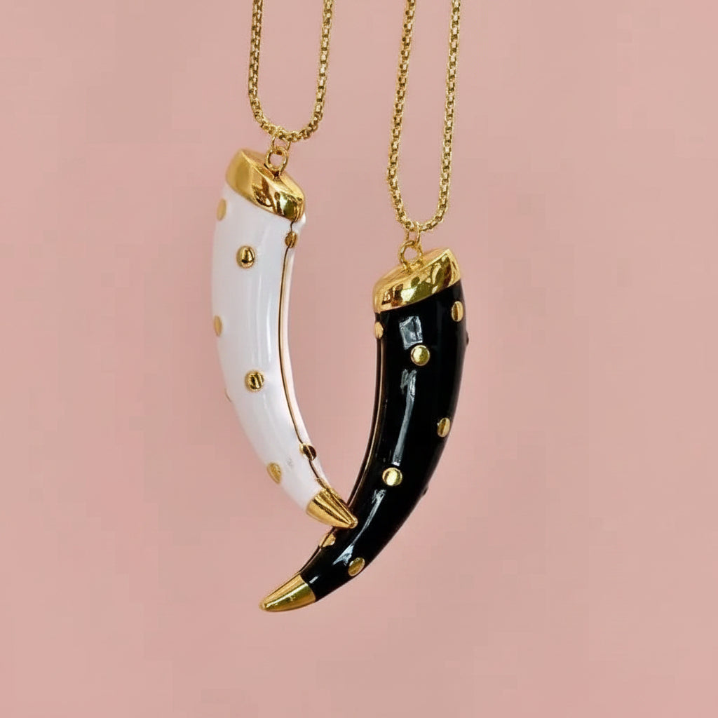 Horn pendant necklace