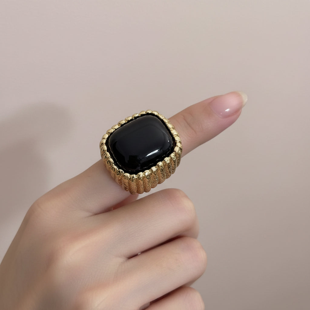 Statement striped texture stone ring