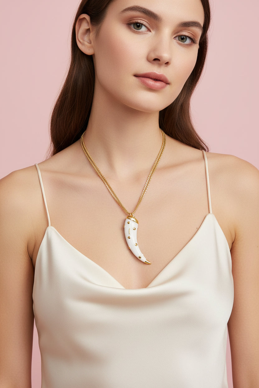 Horn pendant necklace