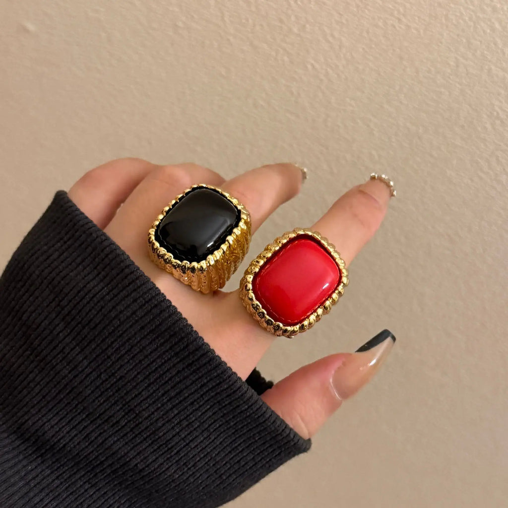 Statement striped texture stone ring
