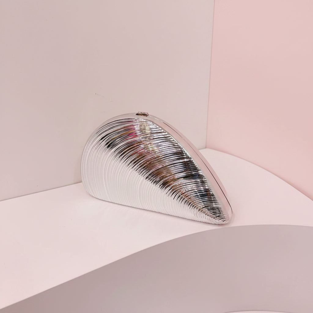 Shell Conch shape clutch