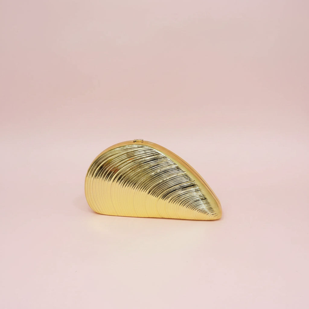 Shell Conch shape clutch