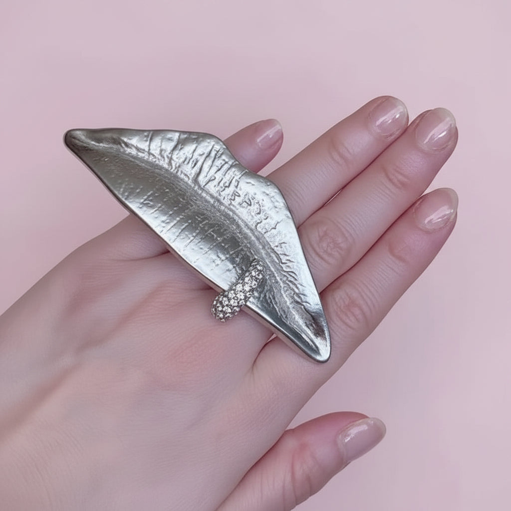 Lips Shaped Double Ring