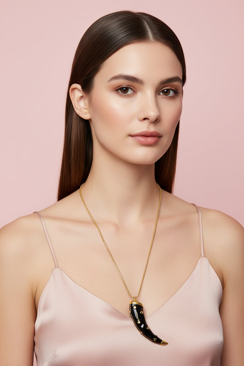 Horn pendant necklace